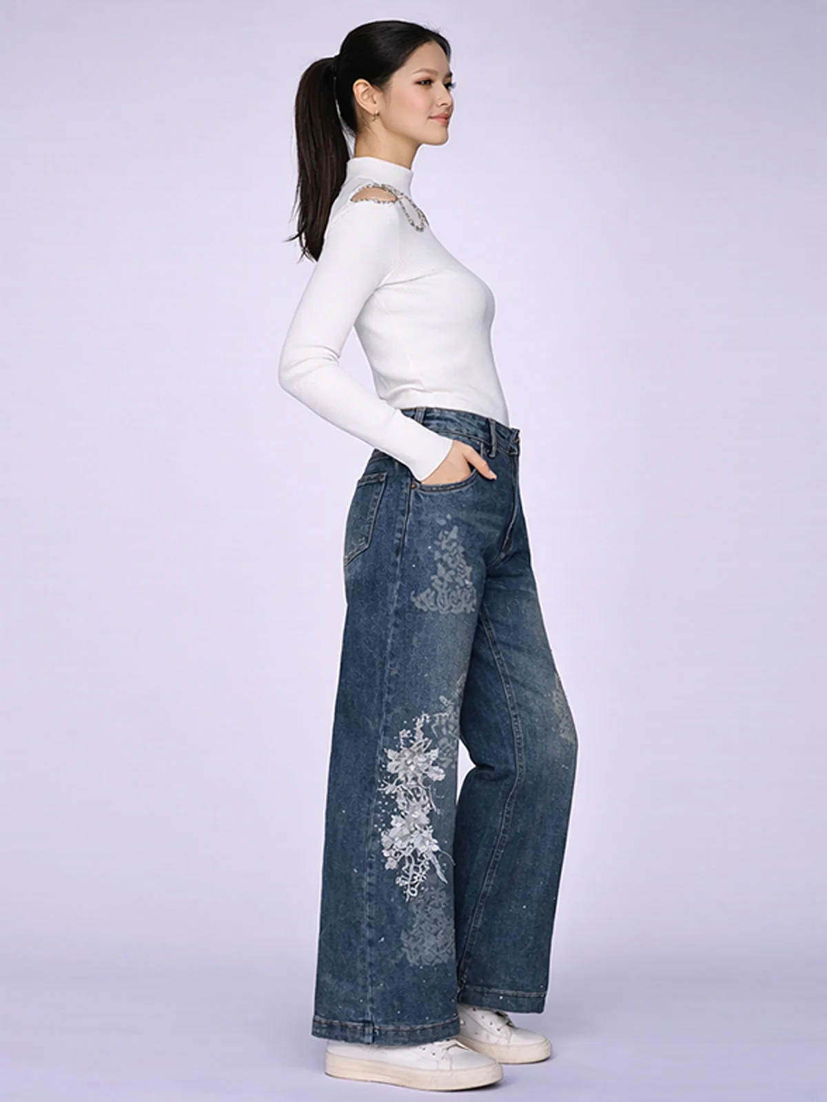 Odette Blue Denim Embellished Jeans For Women - Image 3
