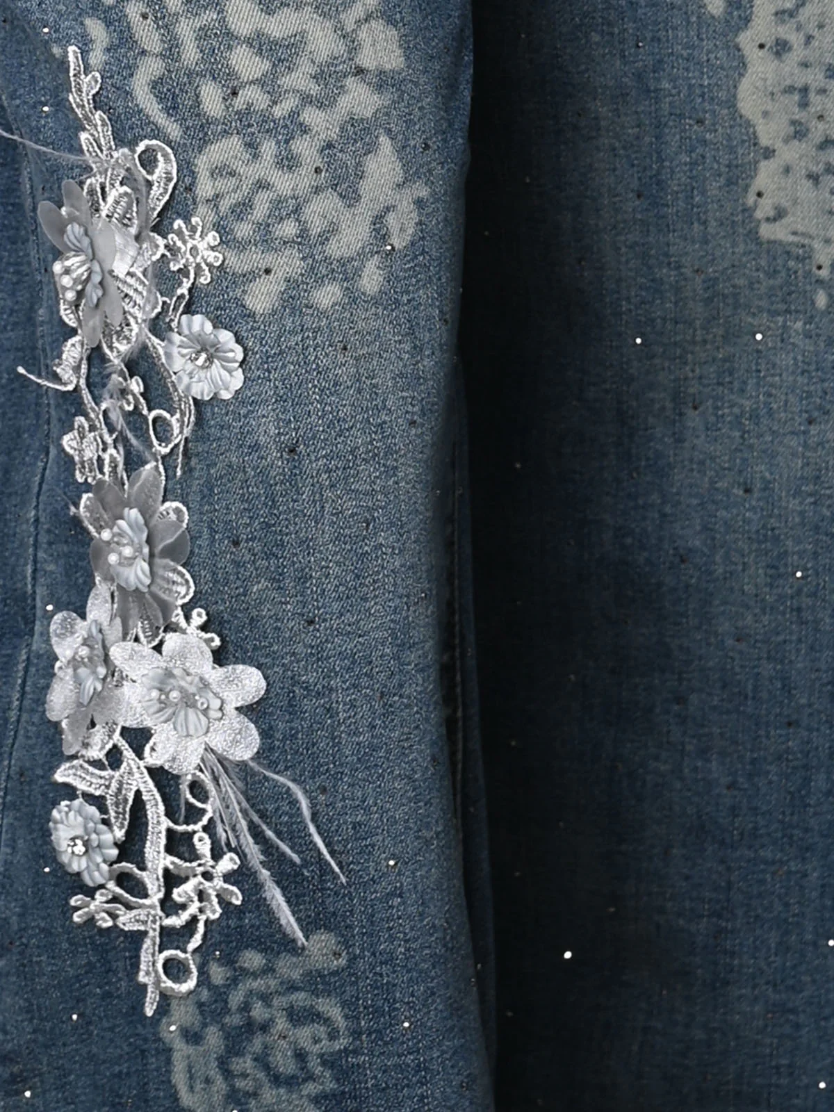 Odette Blue Denim Embellished Jeans For Women - Image 4