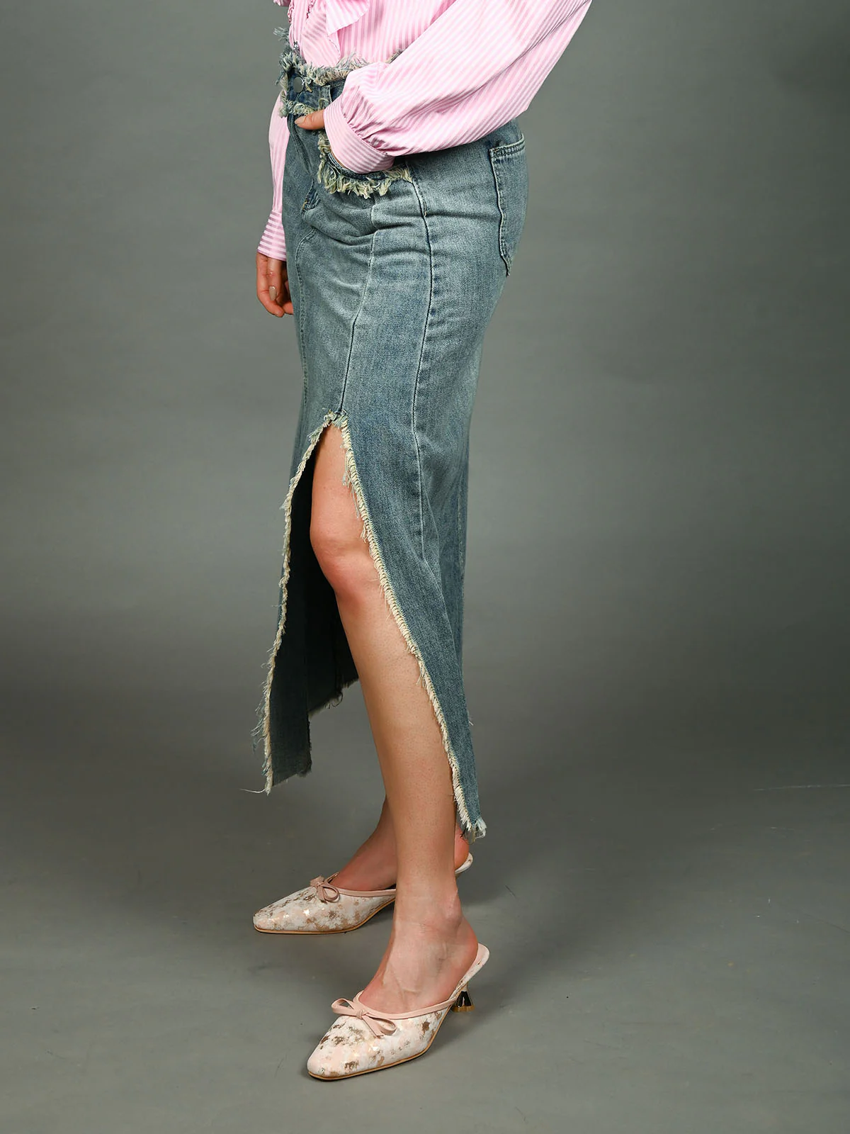 Odette Blue Denim Solid Skirt With Side Slit For Women - Image 2