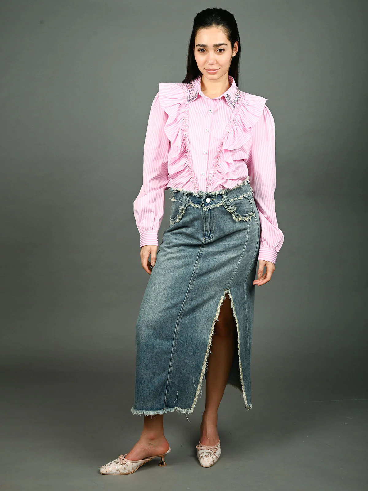 Odette Blue Denim Solid Skirt With Side Slit For Women - Image 5