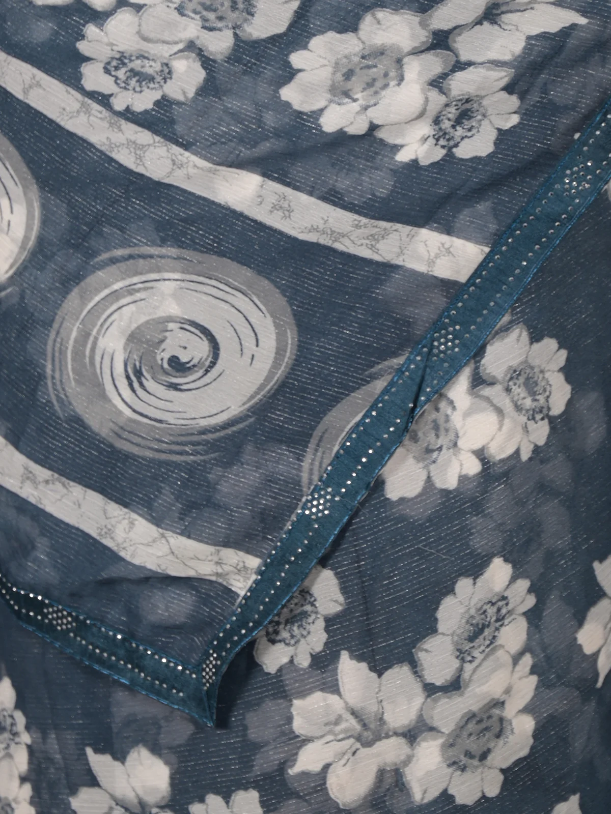 Odette Blue Floral Printed Chiffon Saree Without Blouse for Women - Image 4