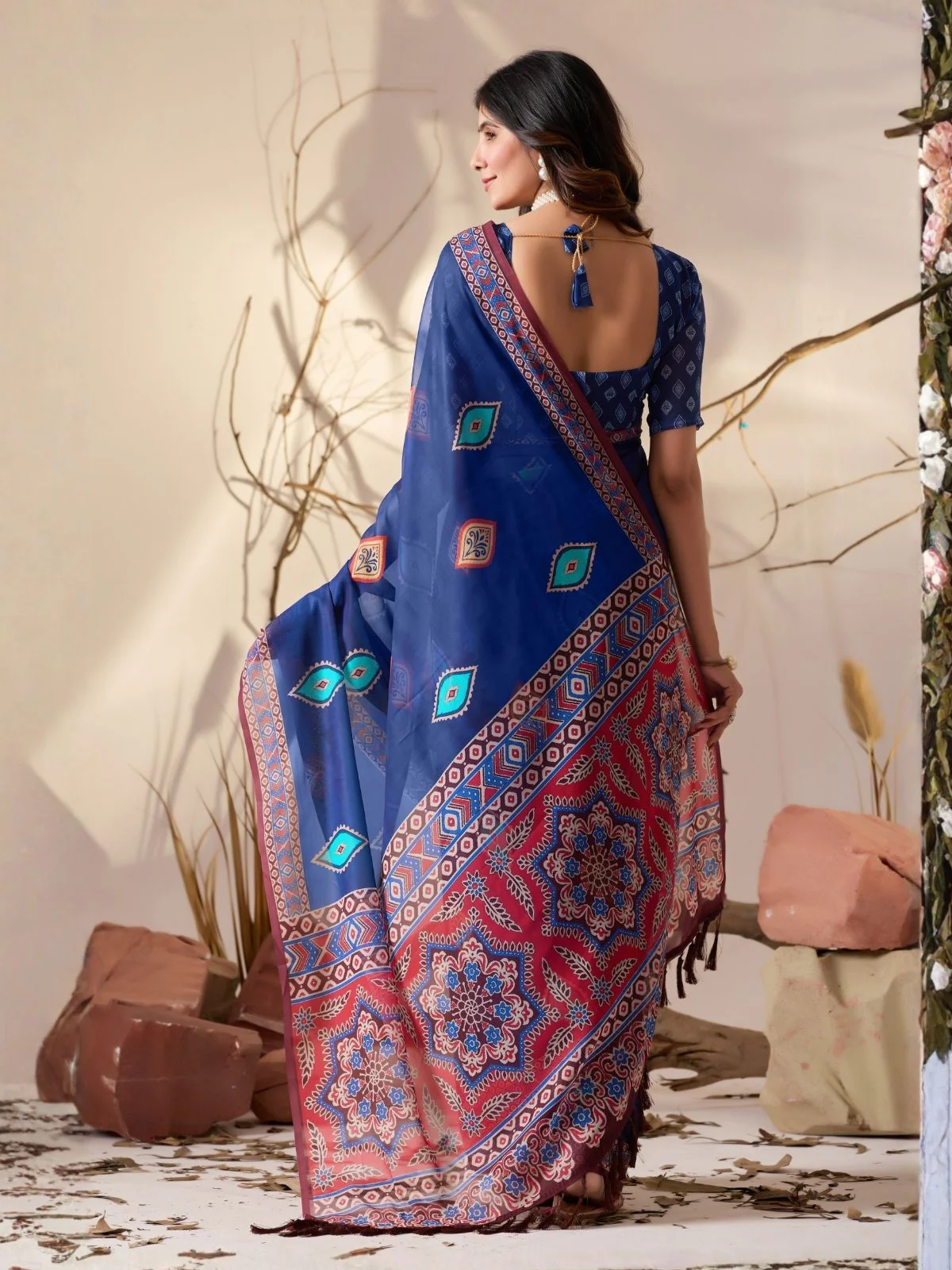 Odette Blue Georgette Printed Saree For Women - Image 3