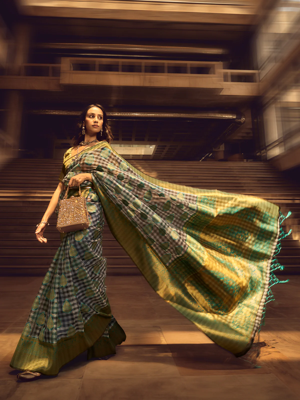 Odette Blue Handloom Woven Silk Blend Saree For Women - Image 2