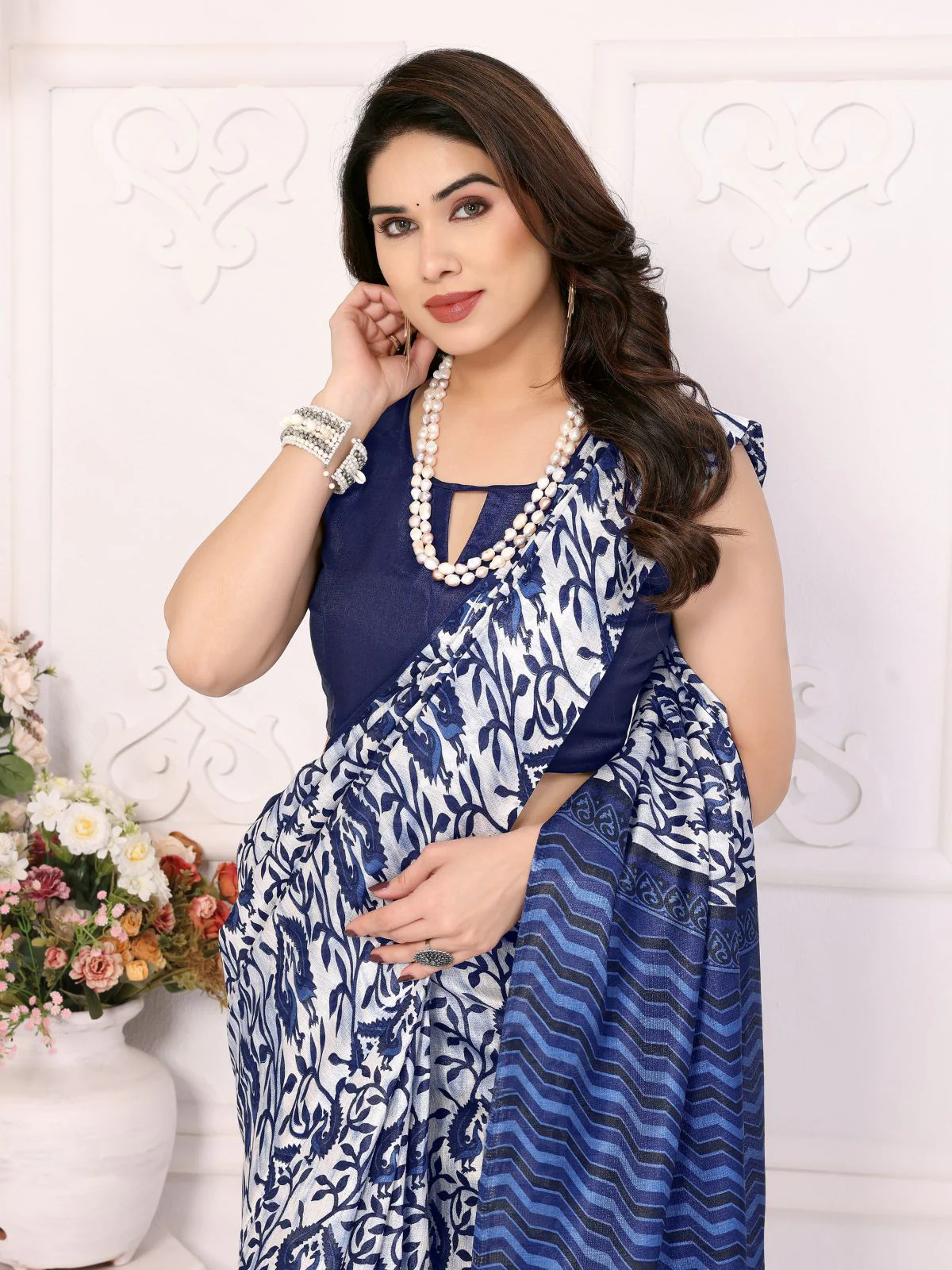 Odette Blue Khadi Printed Saree With Unstitched Blouse For Women - Image 3