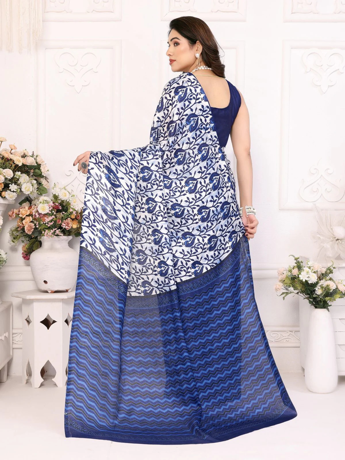 Odette Blue Khadi Printed Saree With Unstitched Blouse For Women - Image 4