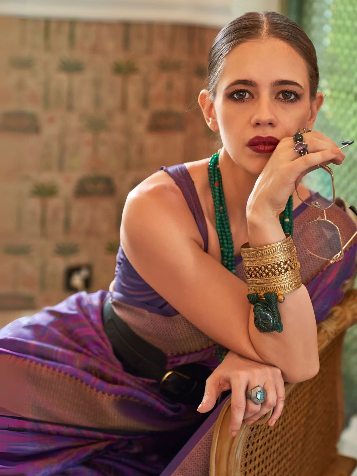 Odette Purple Organza Woven Saree With Unstitched Blouse for Women - Image 2