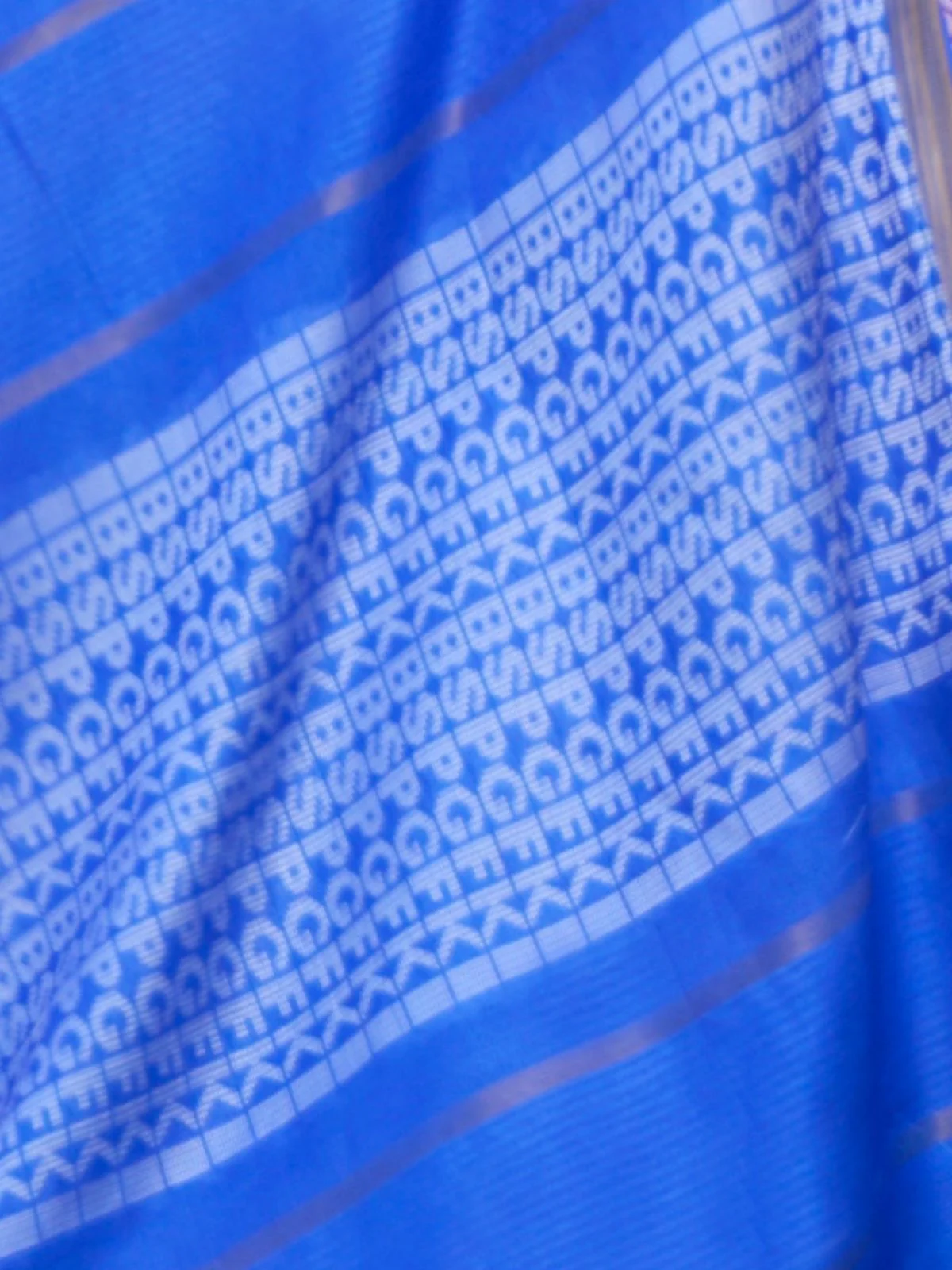 Odette Blue Poly Viscose Printed Saree With Unstitched Blouse For Women - Image 3