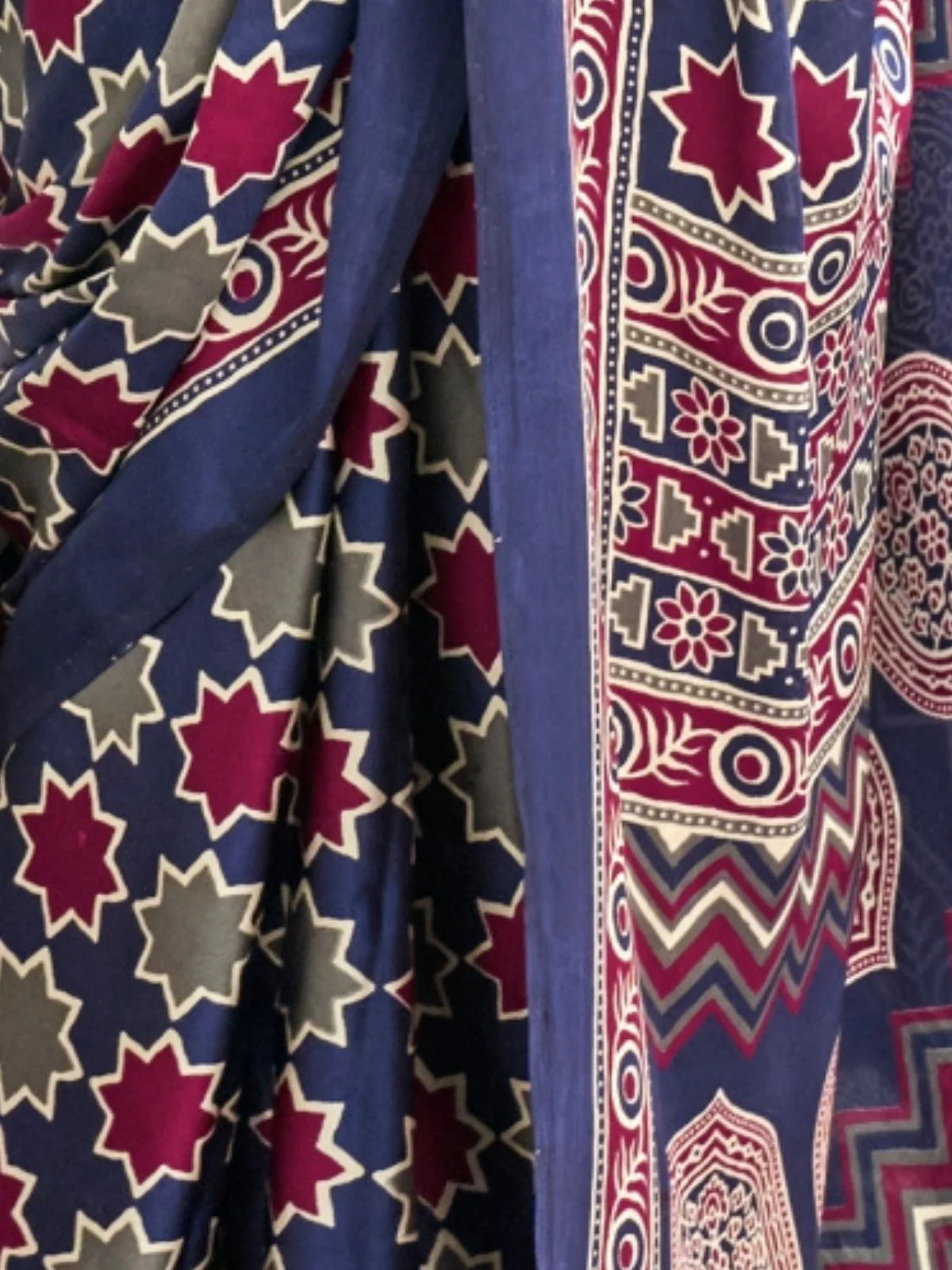 Odette Blue Satin Printed Saree With Unstitched Blouse For Women - Image 3
