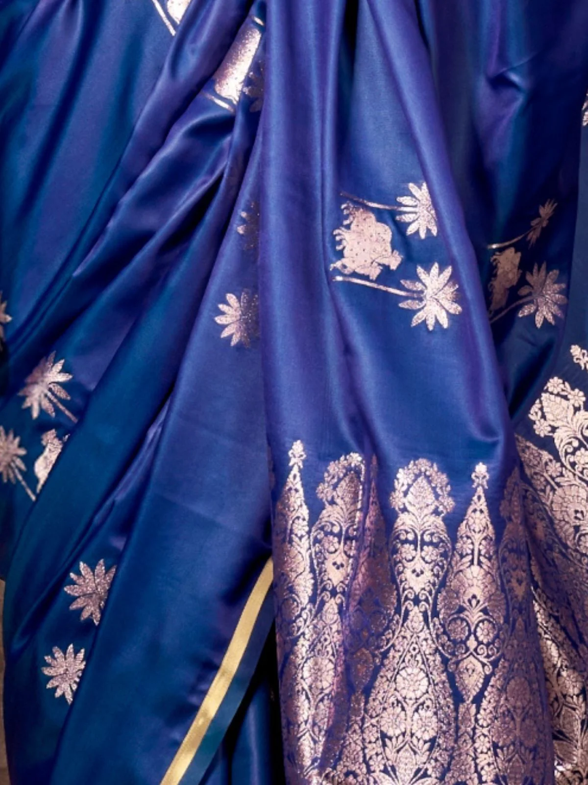 Odette Blue Satin Woven Saree With Unstitched Blouse For Women - Image 3