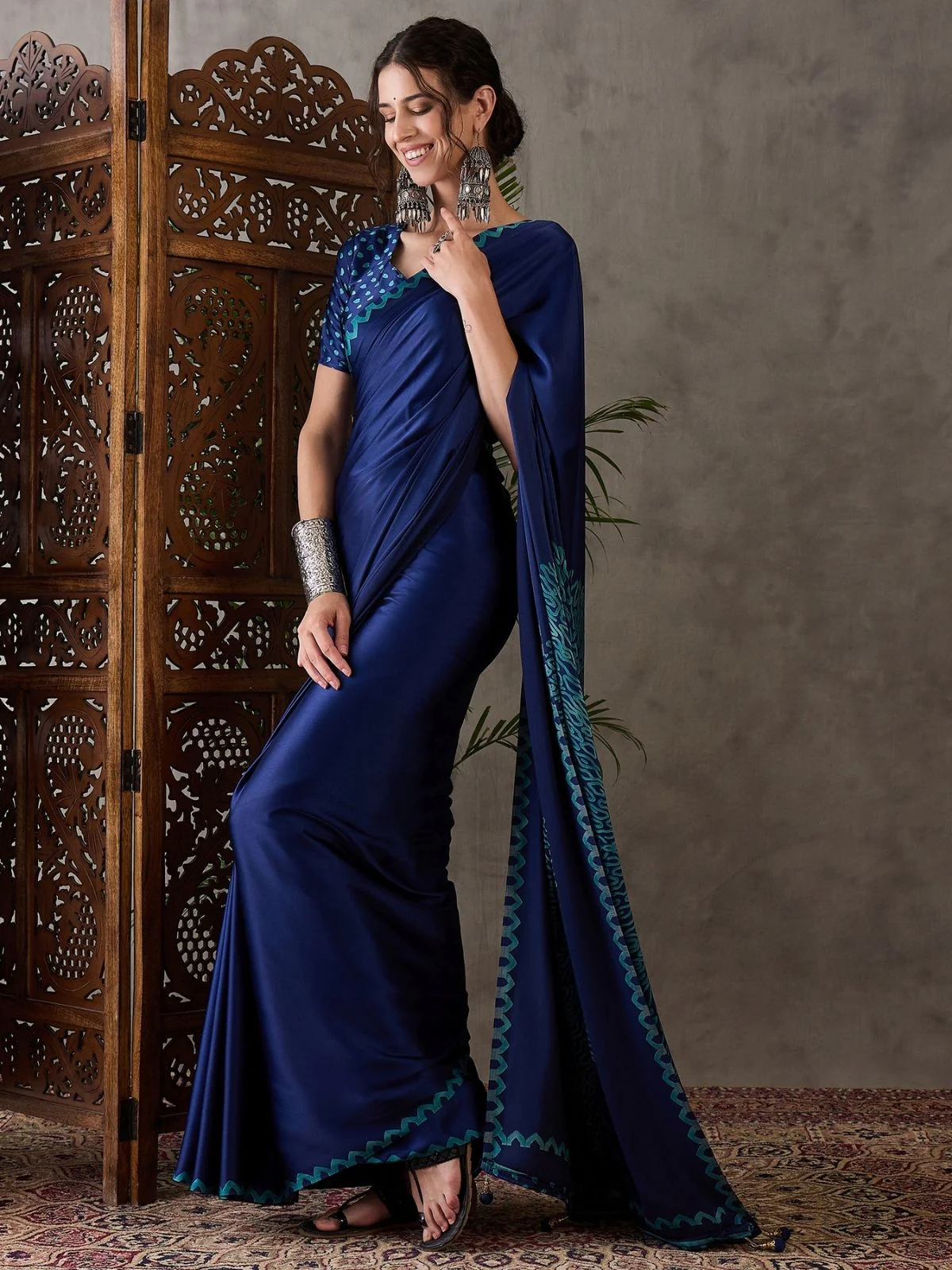 Odette Blue Silk Blend Printed Elegant Saree For Women - Image 3