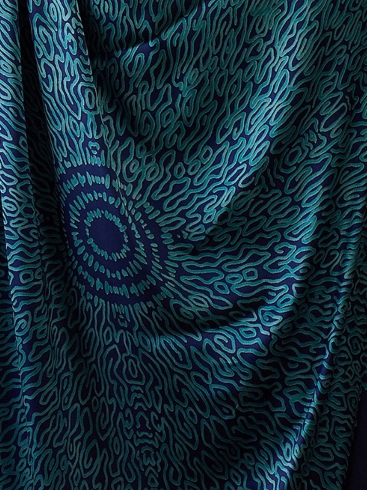 Odette Blue Silk Blend Printed Elegant Saree For Women - Image 5