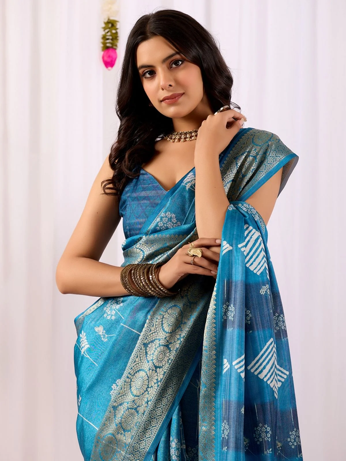 Odette Blue Silk Blend Printed Saree For Women - Image 4