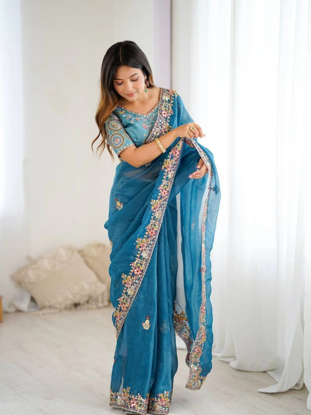 Odette Blue Silk Blend Solid Saree For Women - Image 2
