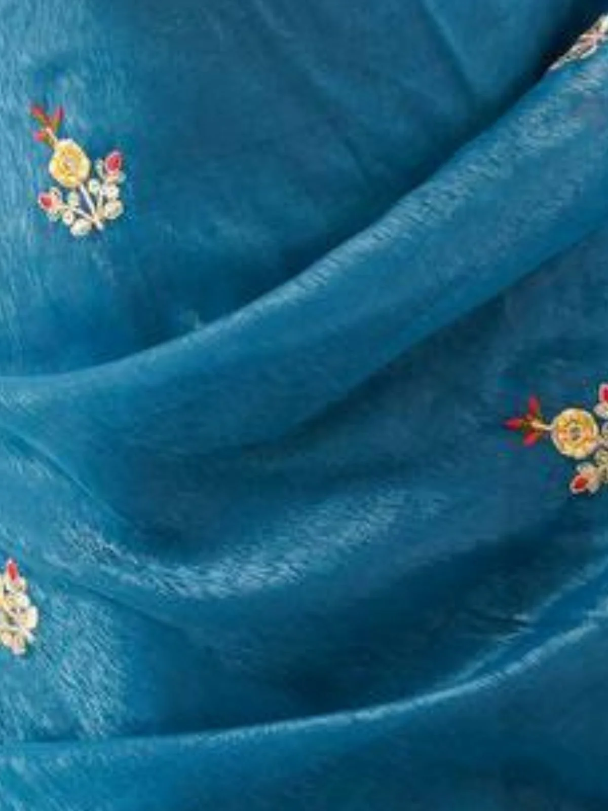 Odette Blue Silk Blend Solid Saree For Women - Image 4