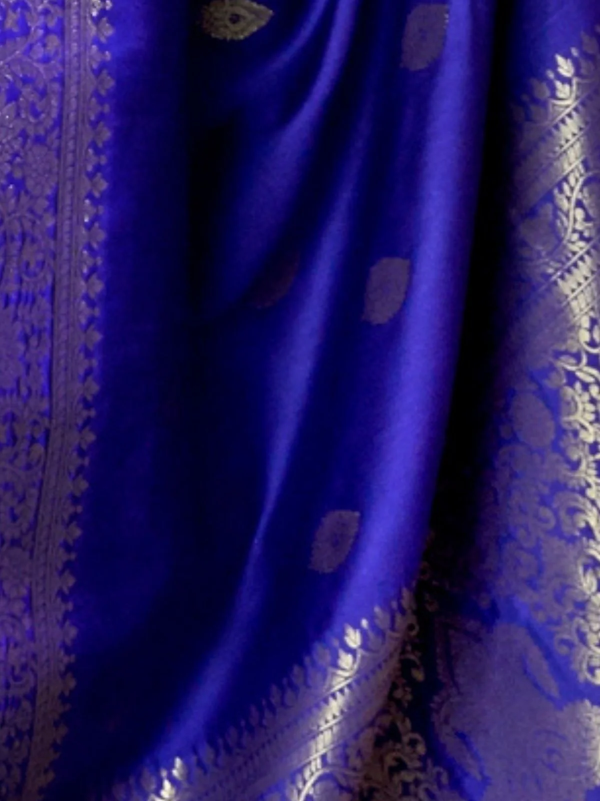 Odette Blue Silk Blend Woven Saree With Unstitched Blouse for Women - Image 3