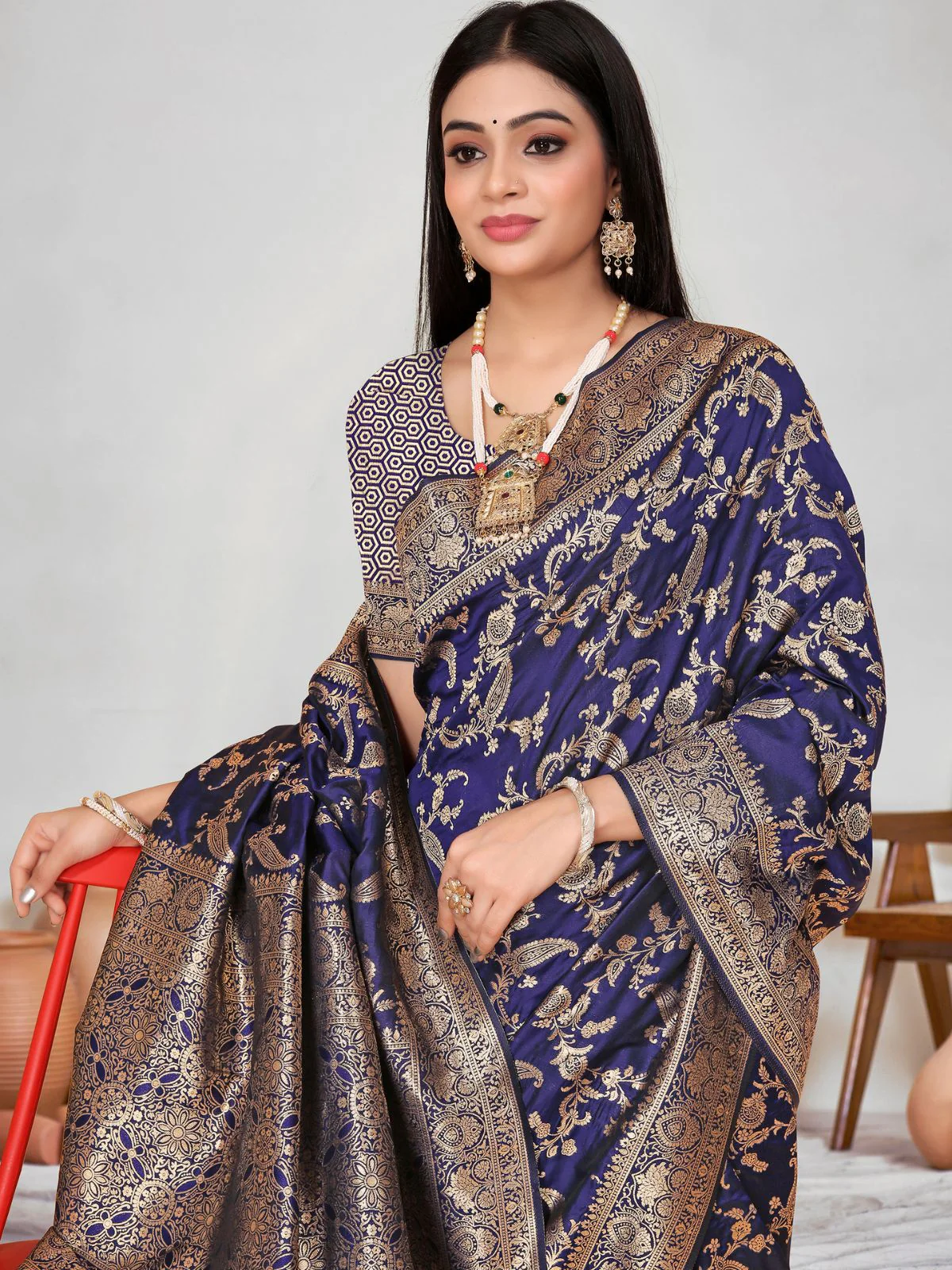 Odette Blue Woven Banarasi Silk Saree With Unstitched Blouse For Women - Image 4