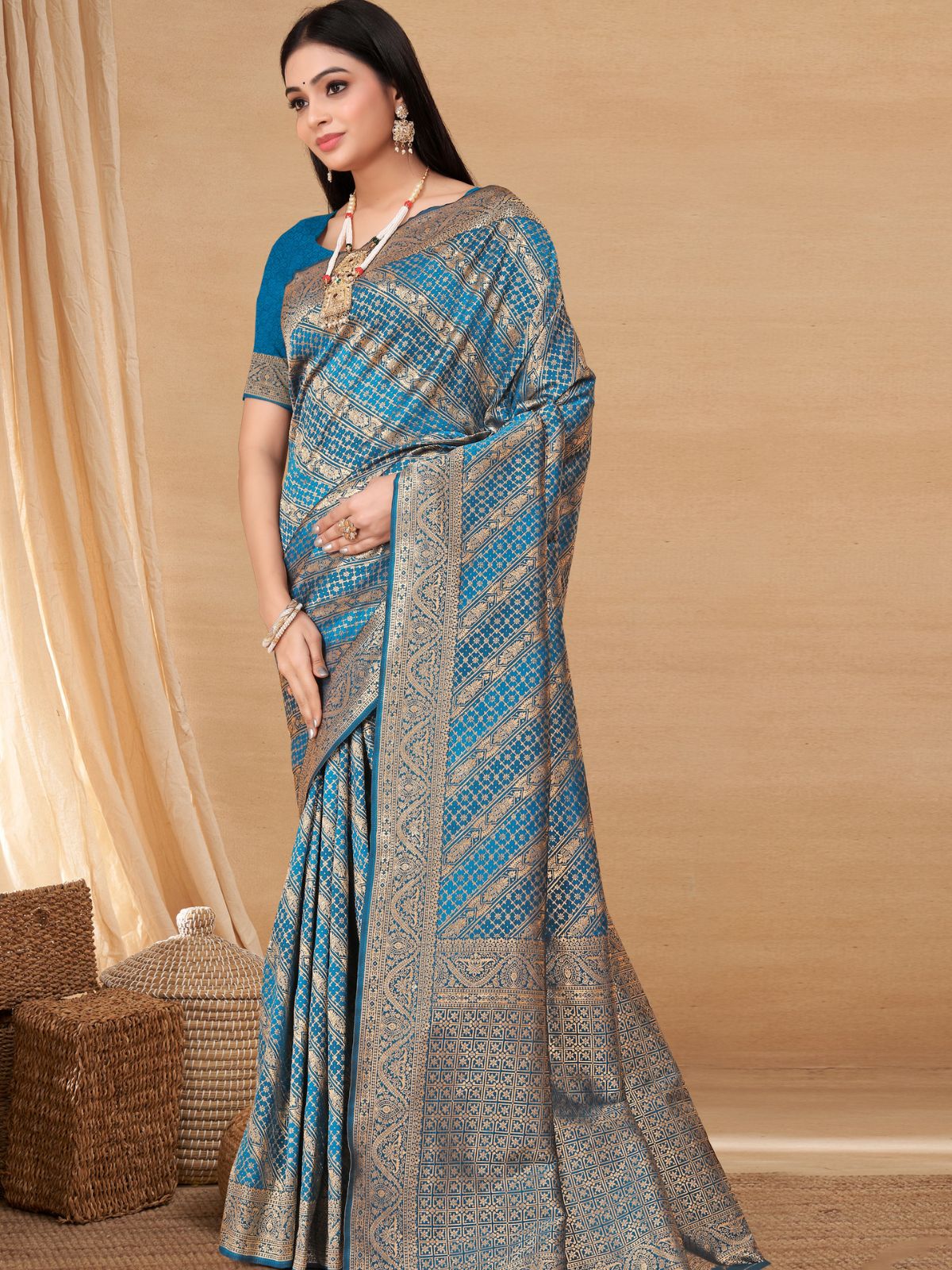 Odette Blue Woven Banarasi Silk Saree With unstitched Blouse For Women - Image 2