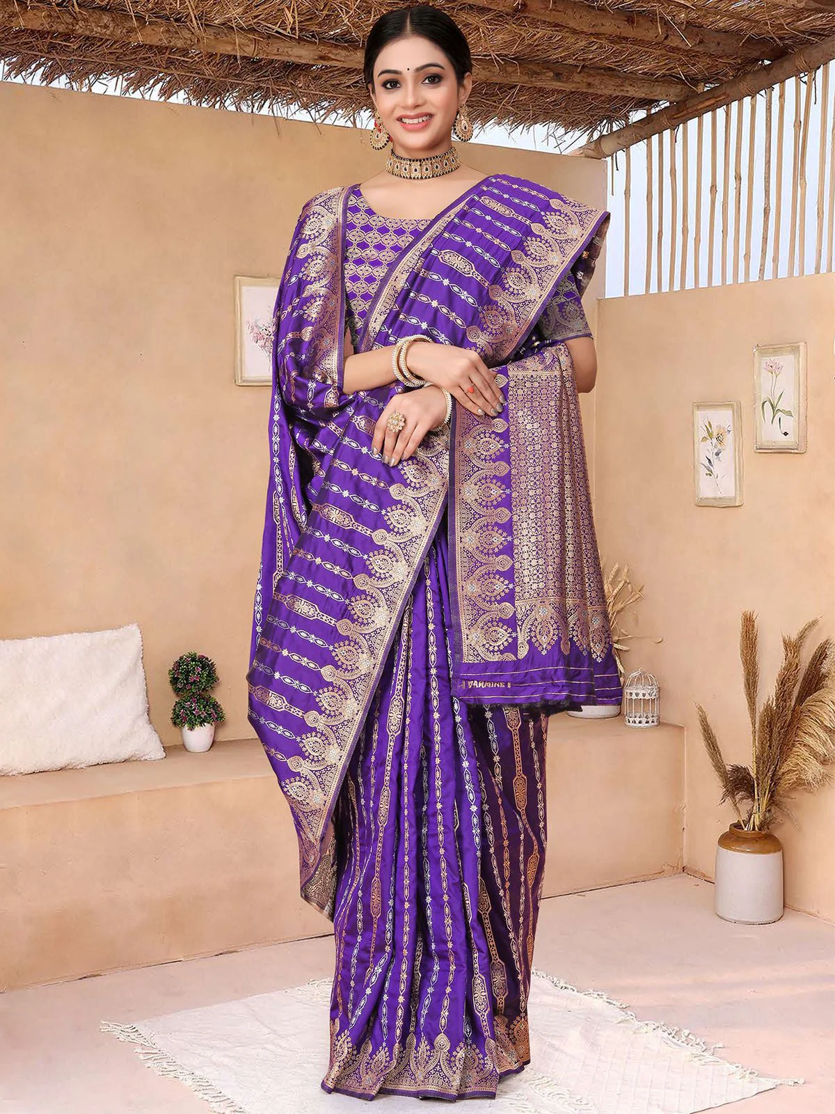 Odette Purple Woven Banarasi Silk Saree With Unstitched Blouse For Women - Image 2