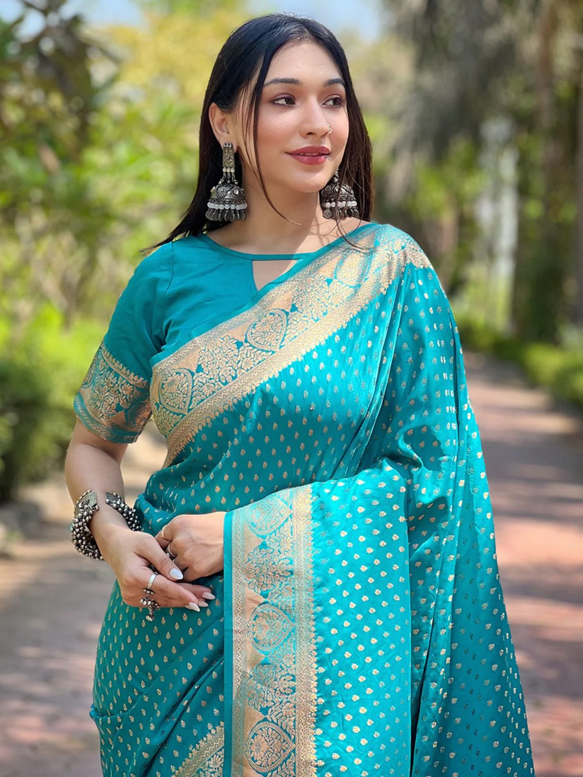 Odette Blue Woven Design Silk Blend Saree With Unstitched Blouse For Women - Image 3