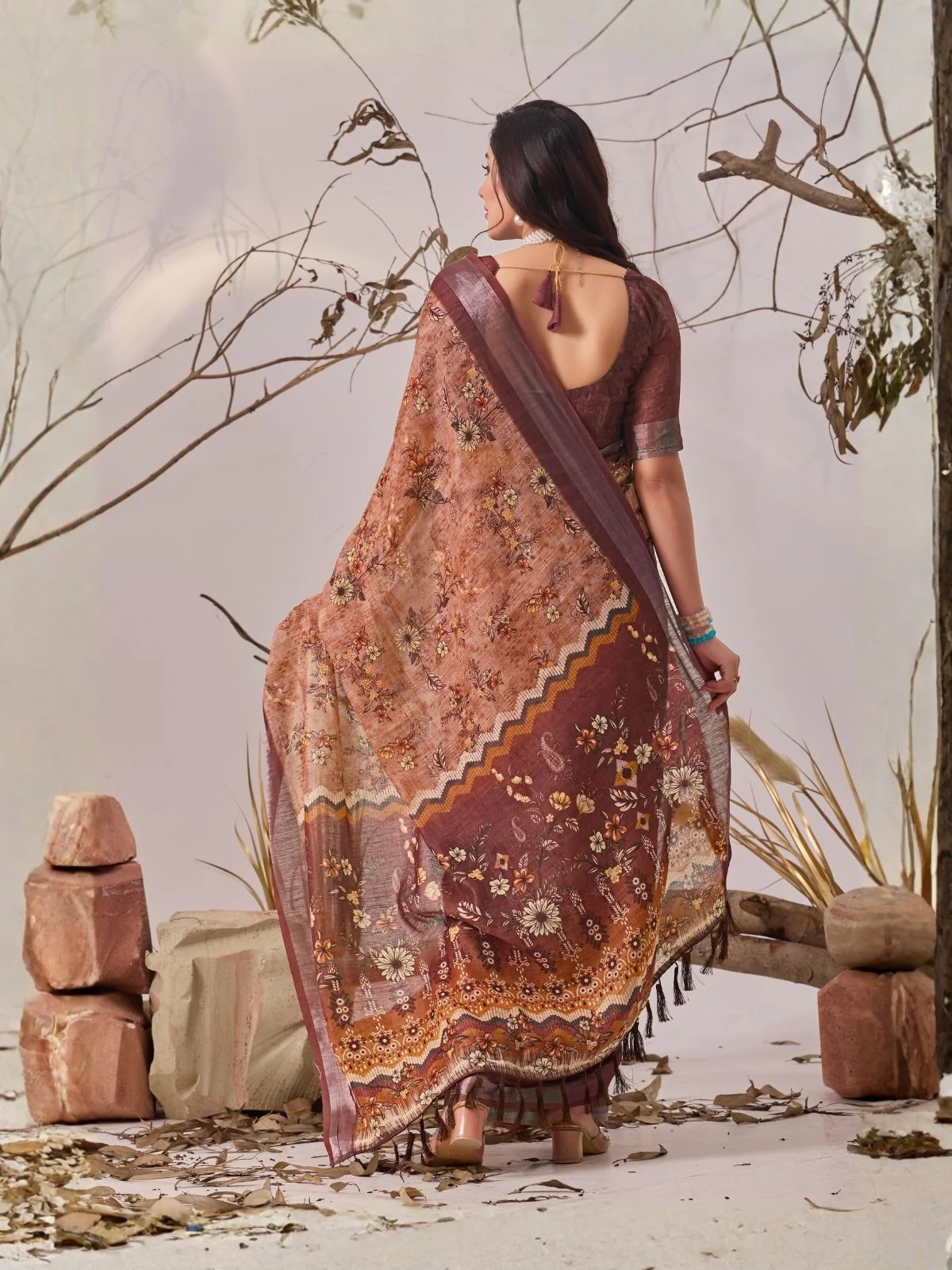 Odette Brown Linen Cotton Printed Saree For Women - Image 5