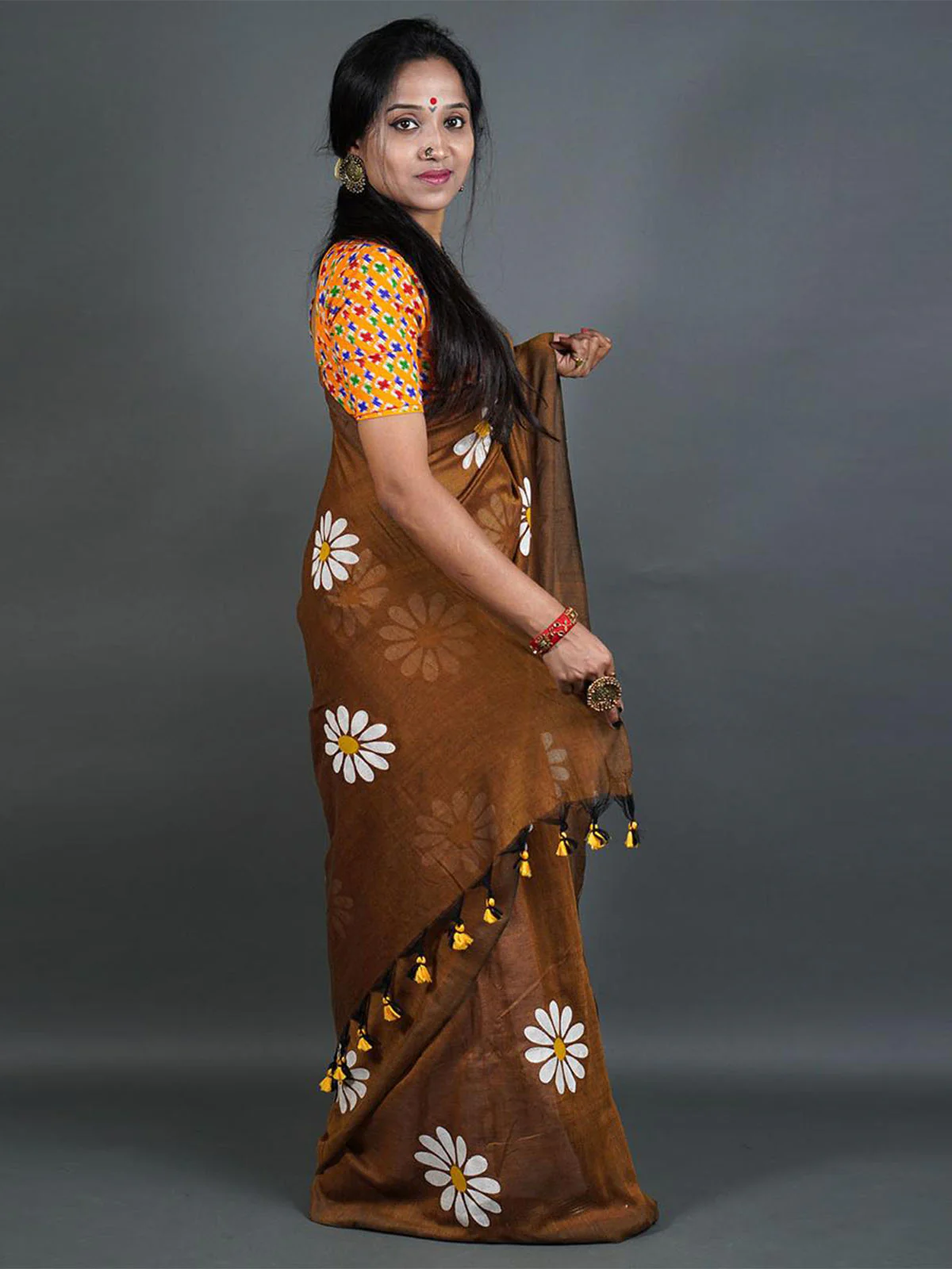 Odette Brown Printed Cotton Saree With Unstitched Blouse For Women - Image 3