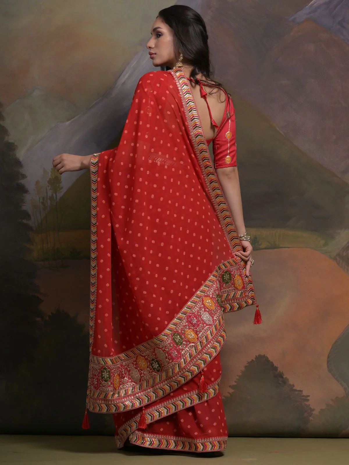 Odette Red Printed Georgette Saree With Unstitched Blouse For Women - Image 5