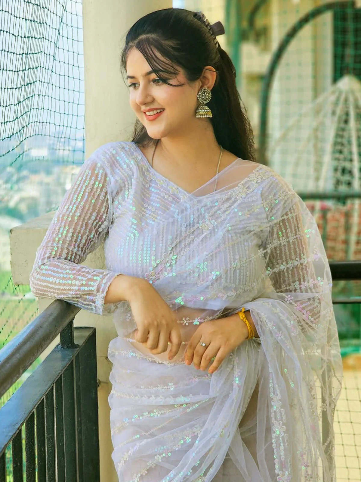 Odette White Embellished Net Saree With Unstitched Blouse For Women - Image 4