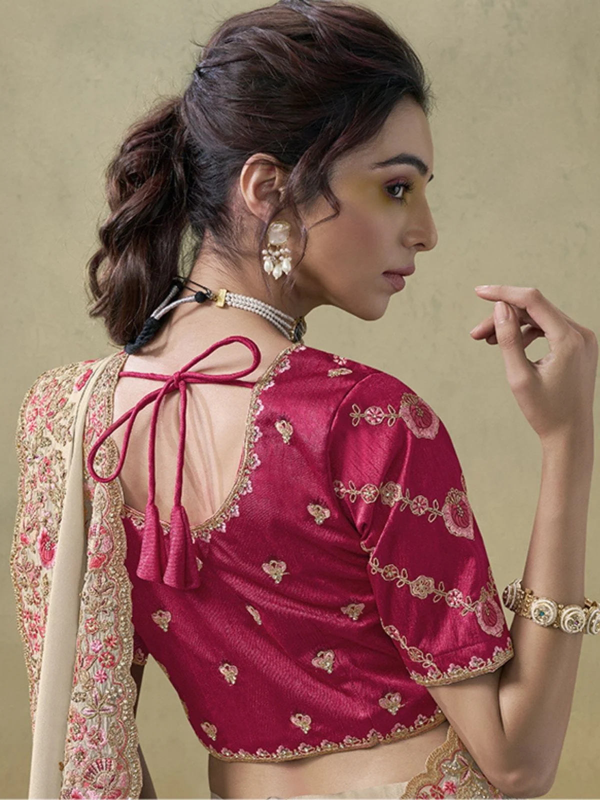 Odette Cream Georgette Embroidered Elegant Saree For Women - Image 3
