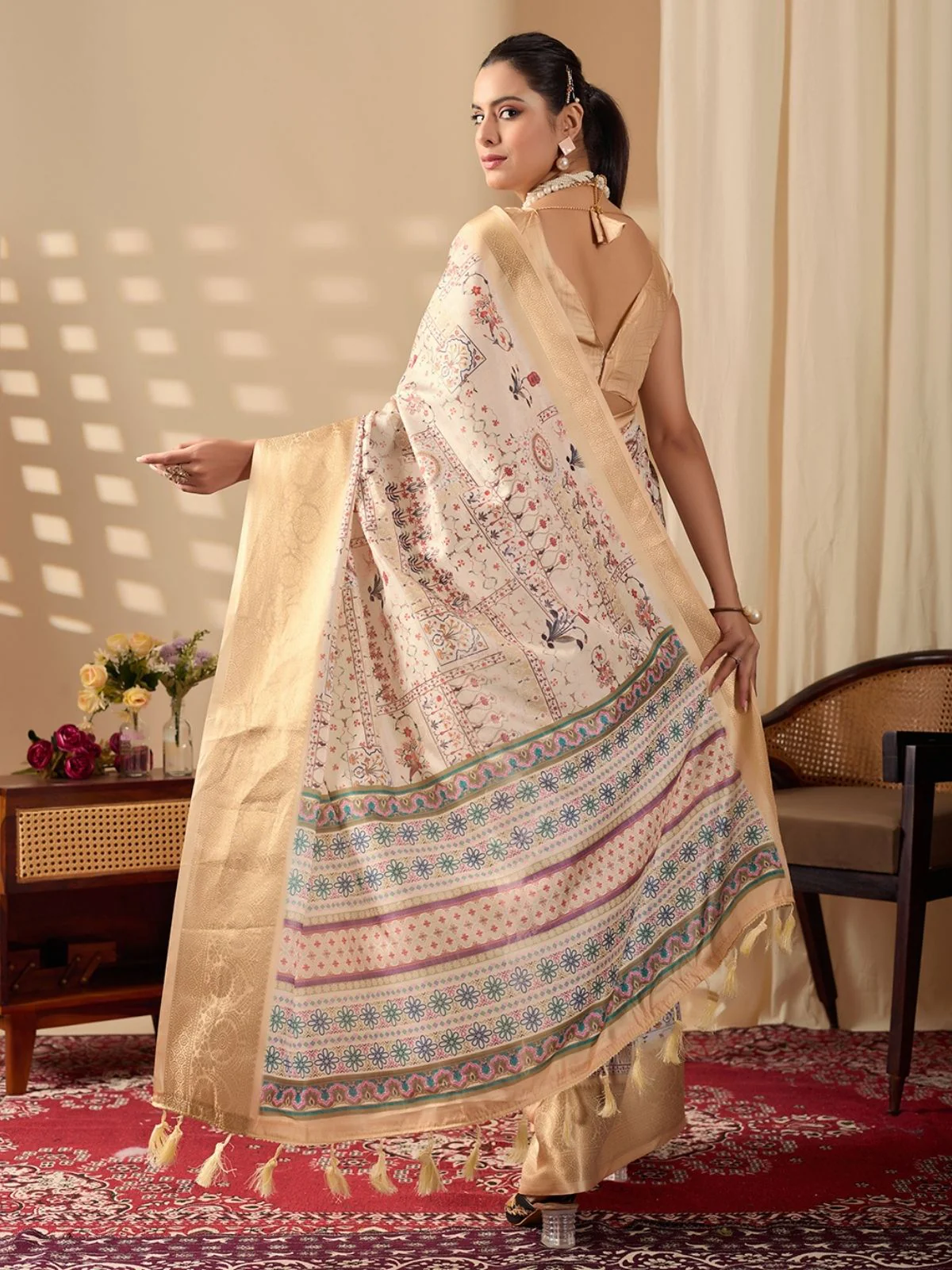 Odette Cream Silk Blend Printed Saree For Women - Image 3