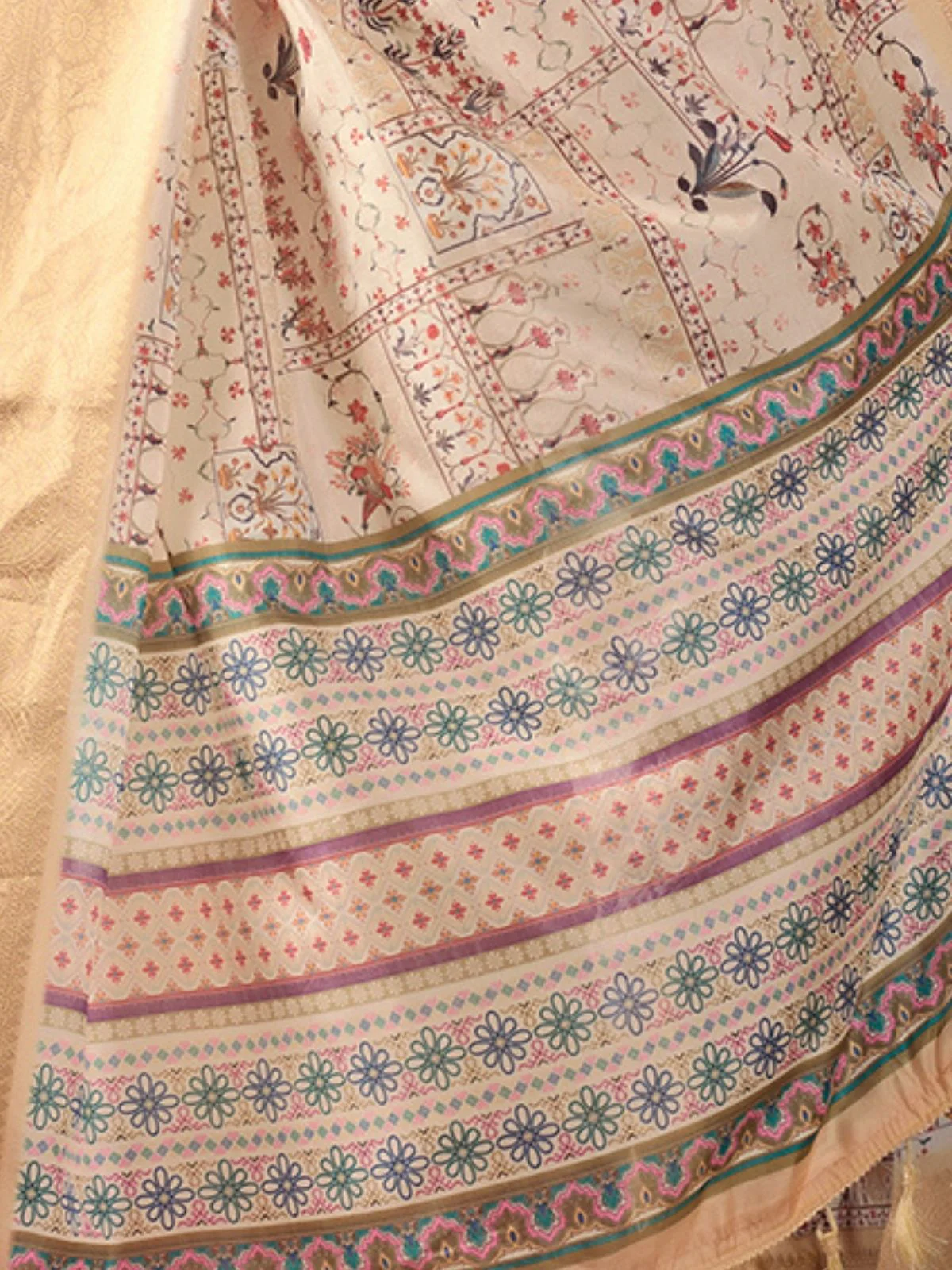 Odette Cream Silk Blend Printed Saree For Women - Image 5