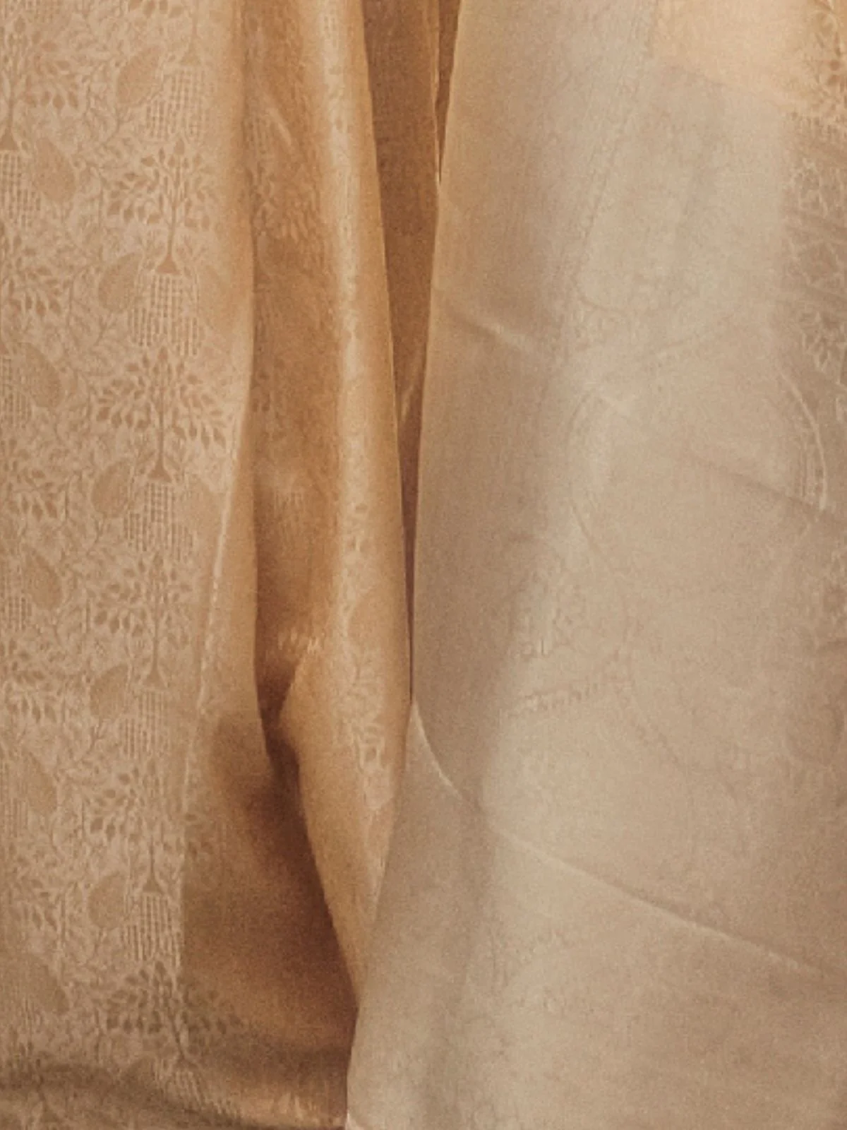 Odette Cream Silk Blend Woven Saree With Unstitched Blouse For Women - Image 3