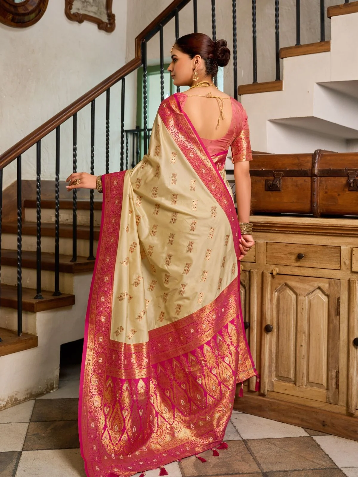 Odette Cream Silk Woven Saree For Women - Image 3