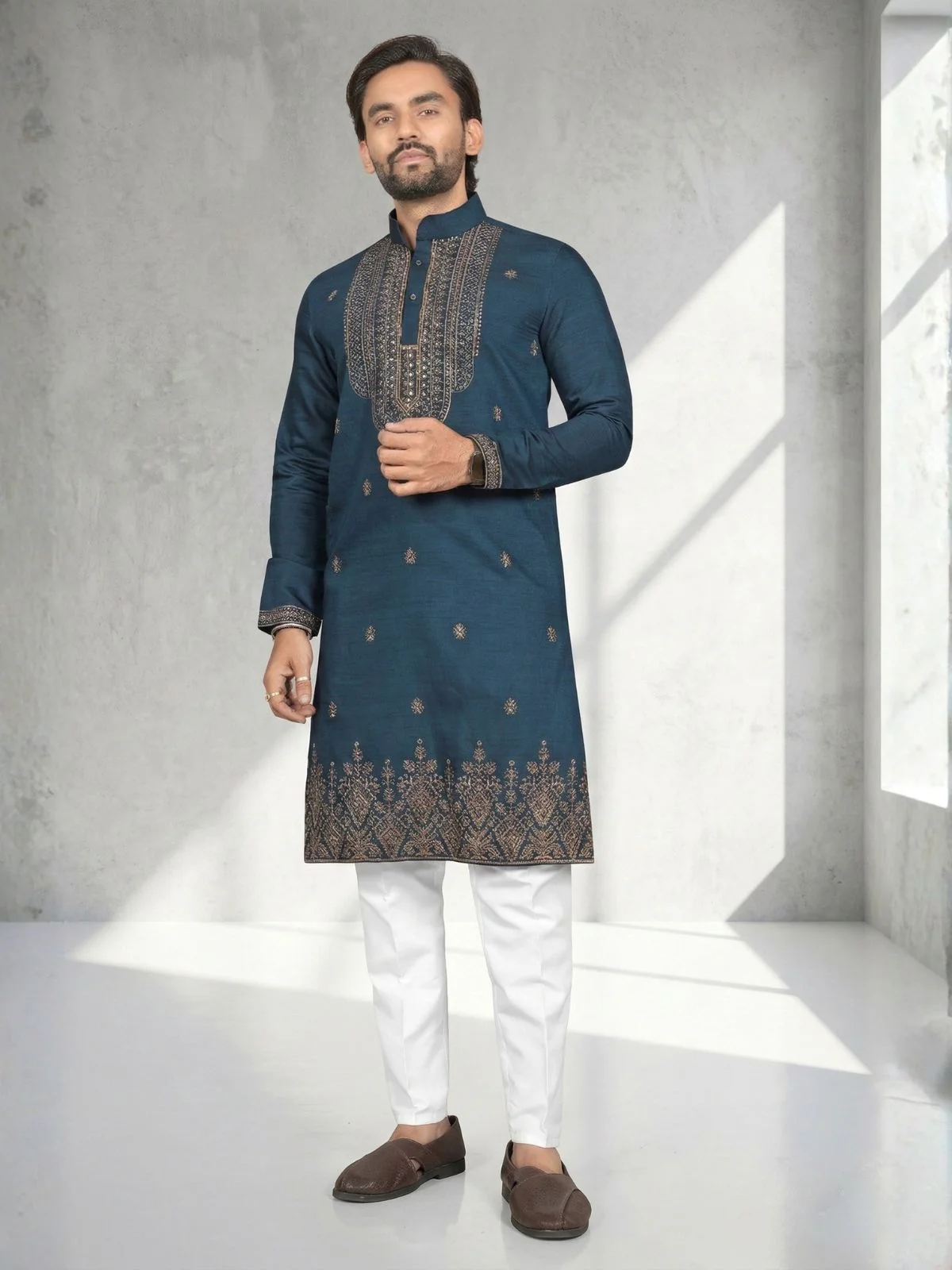 Odette Dark Blue Cotton Blend Embroidered Solid Kurta For Men - Image 3