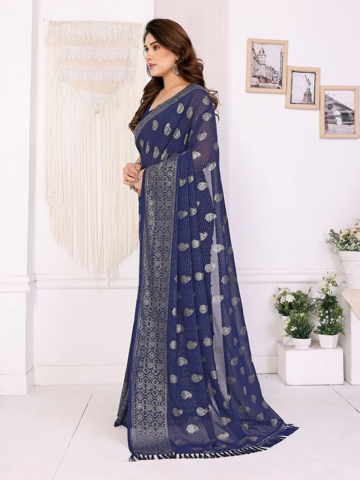 Odette Dark Blue Georgette Printed Saree For Women - Image 2