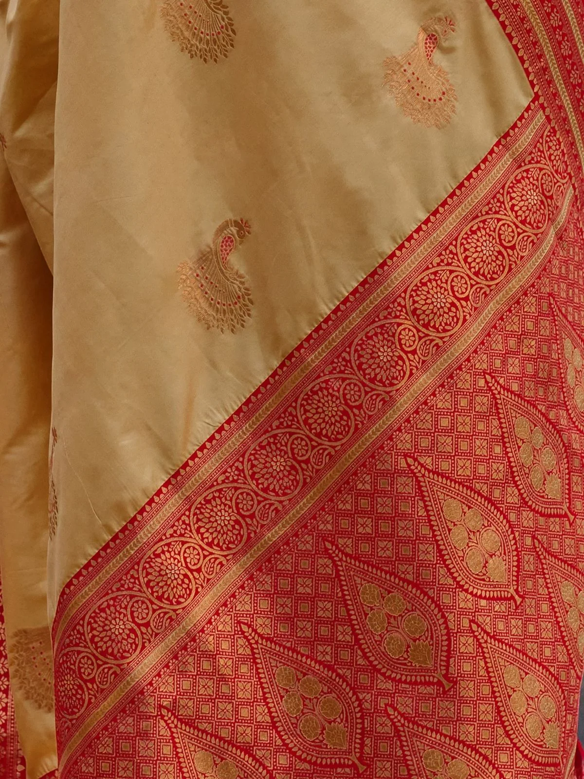Odette Dark Cream Silk Zari Woven Saree For Women - Image 6