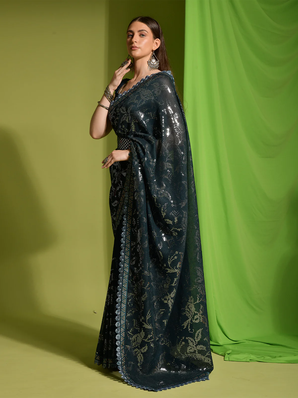 Odette Dark Green Embellished Georgette Saree With Unstitched Blouse For Women - Image 2
