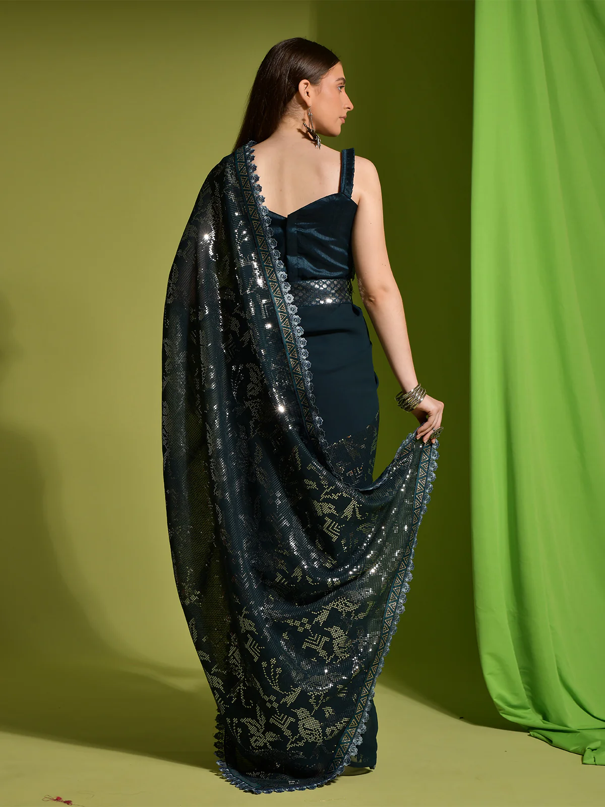 Odette Dark Green Embellished Georgette Saree With Unstitched Blouse For Women - Image 4