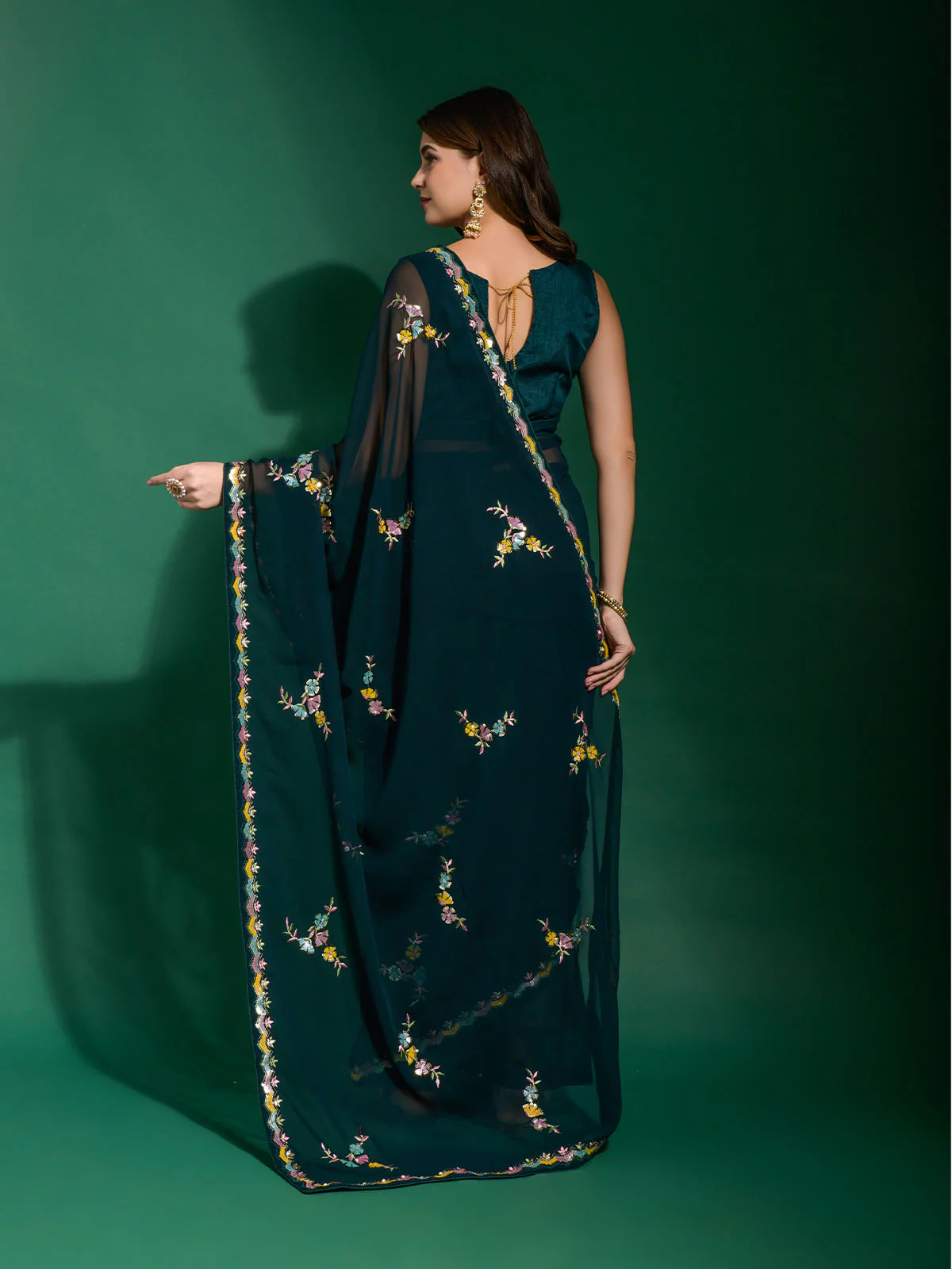 Odette Dark Green Embroidered Georgette Saree With Unstitched Blouse For Women - Image 4