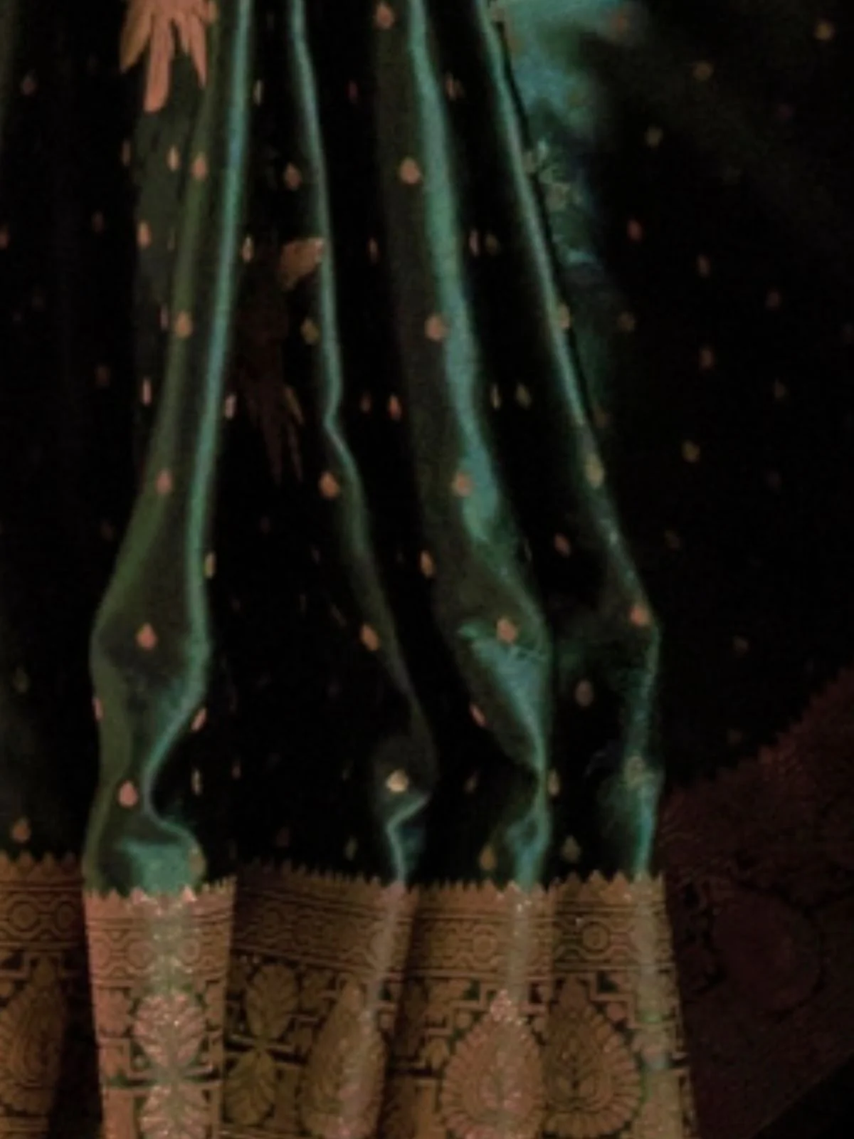 Odette Dark Green Satin Woven Saree With Unstitched Blouse For Women - Image 3