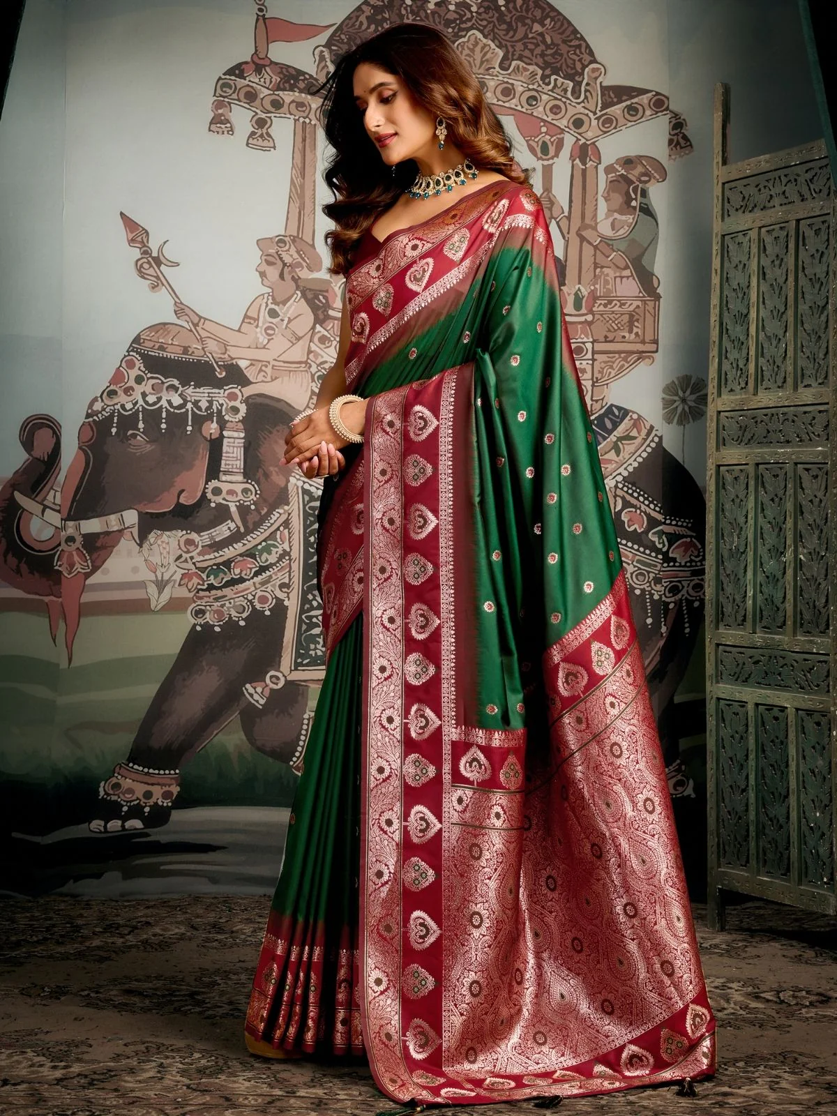 Odette Dark Green Silk Blend Woven Saree For Women - Image 2