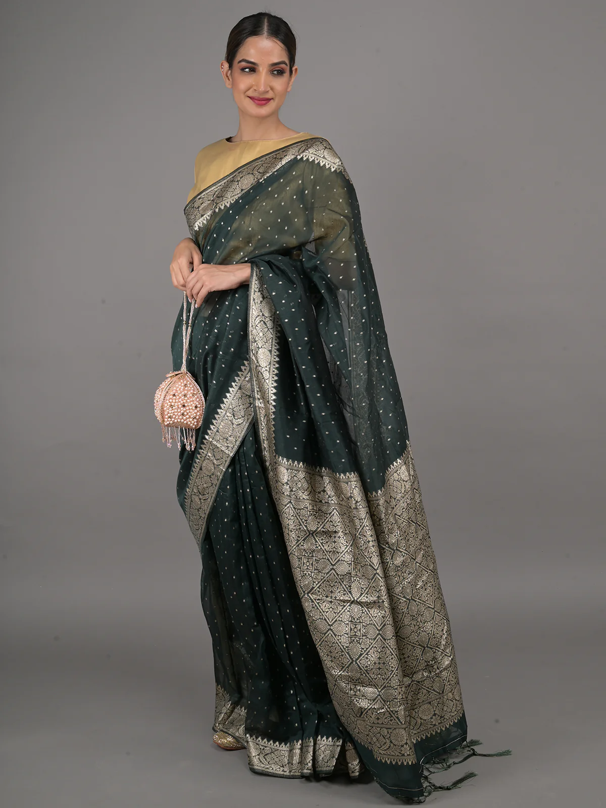 Odette Dark Green Silk Blend Woven Saree With Unstitched Blouse For Women - Image 2