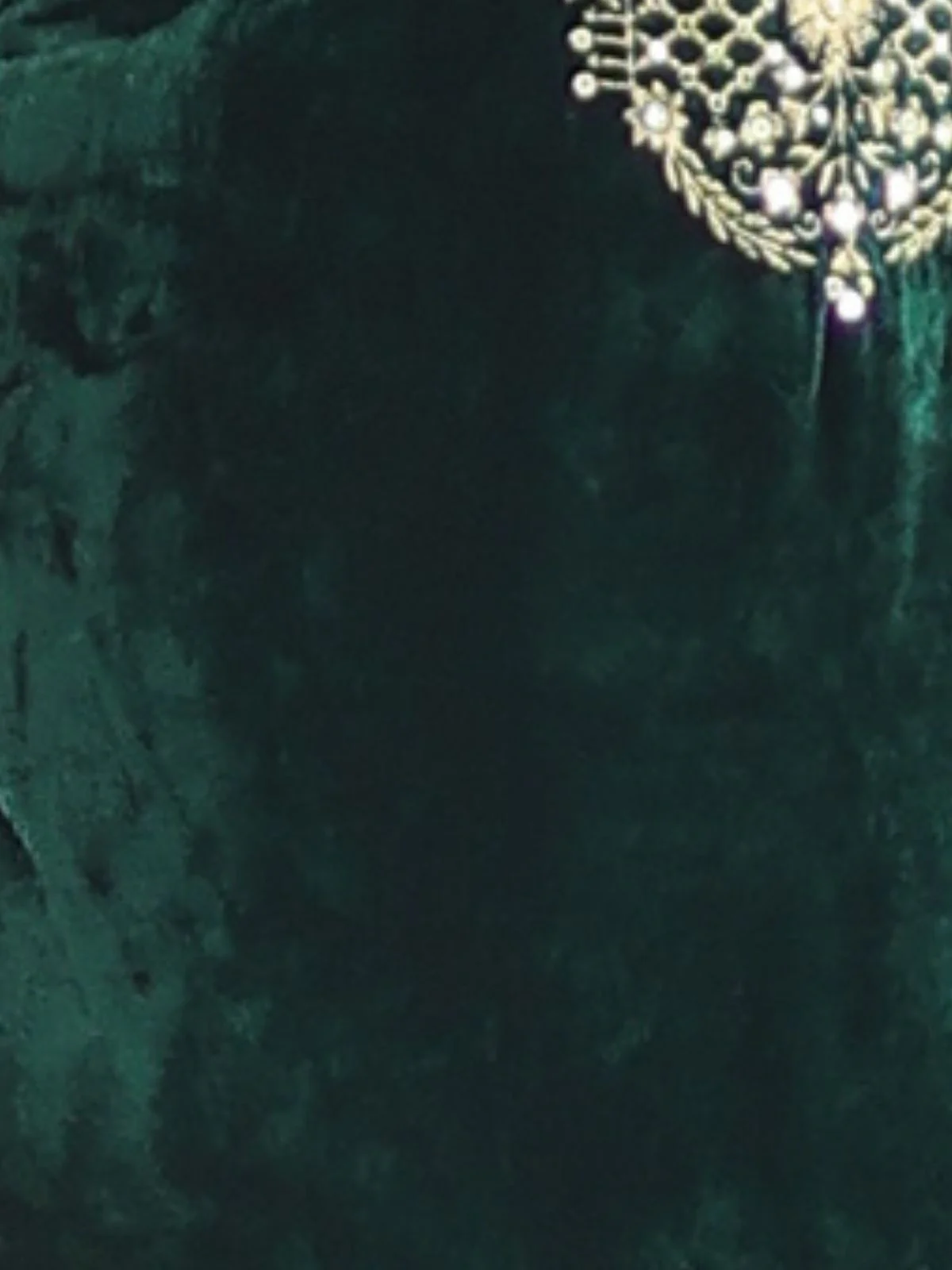 Odette Dark Green Velvet Embellished Kurta Set For Women - Image 5
