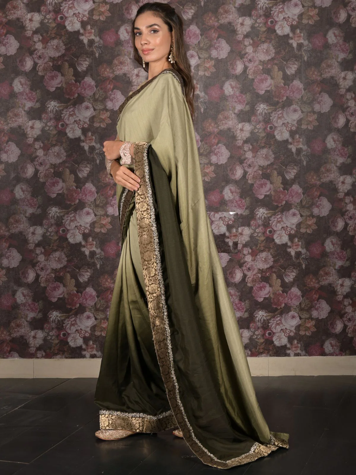 Odette Dark Green Woven Silk Blend Saree With Unstitched Blouse For Women - Image 3