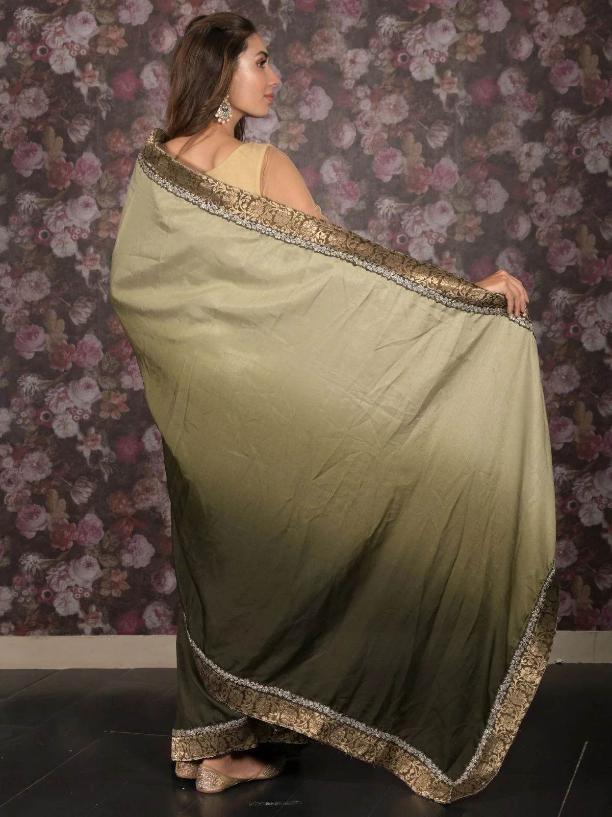 Odette Dark Green Woven Silk Blend Saree With Unstitched Blouse For Women - Image 4