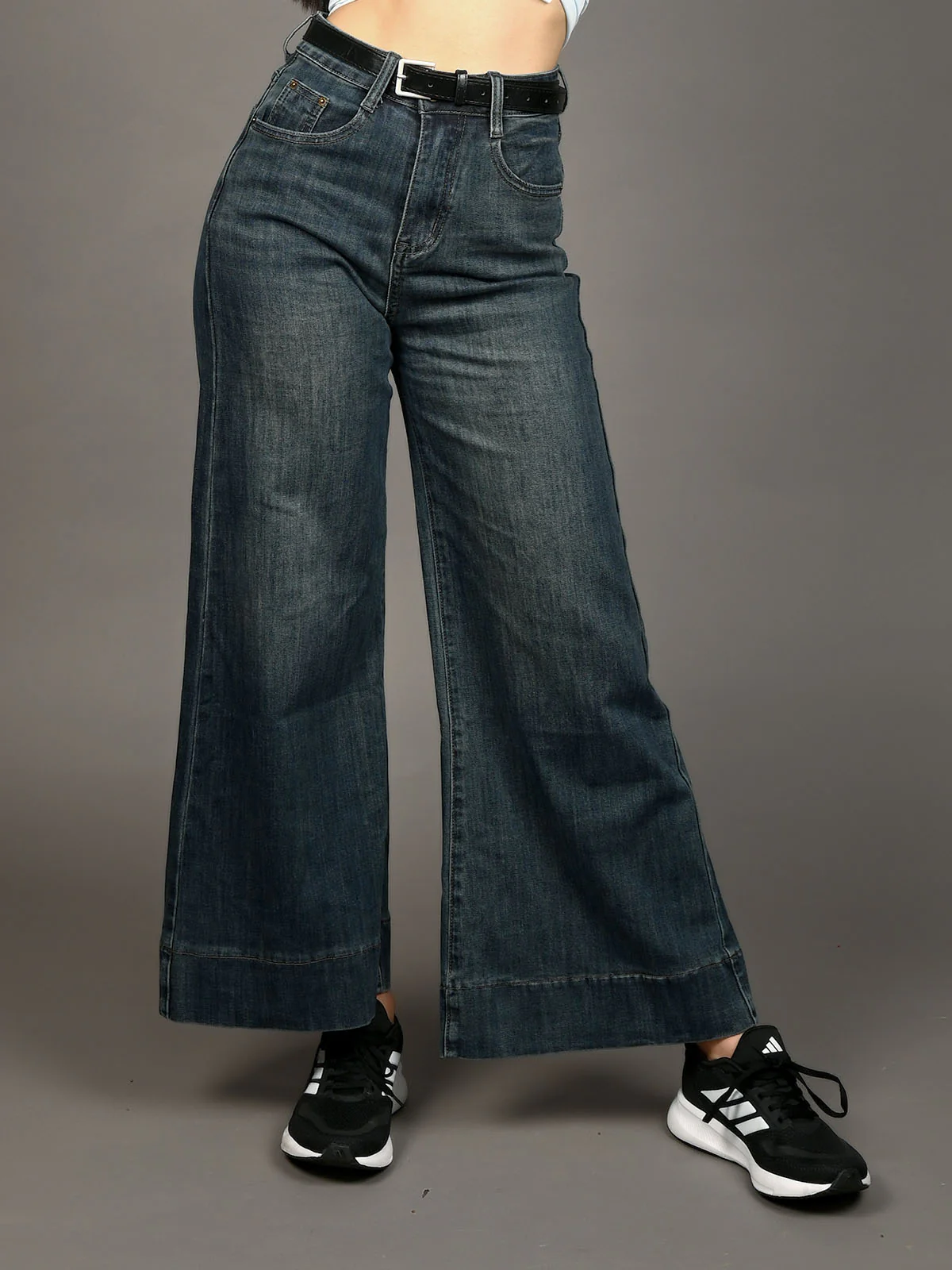 Odette Faded Blue Denim Solid Jeans For Women - Image 2