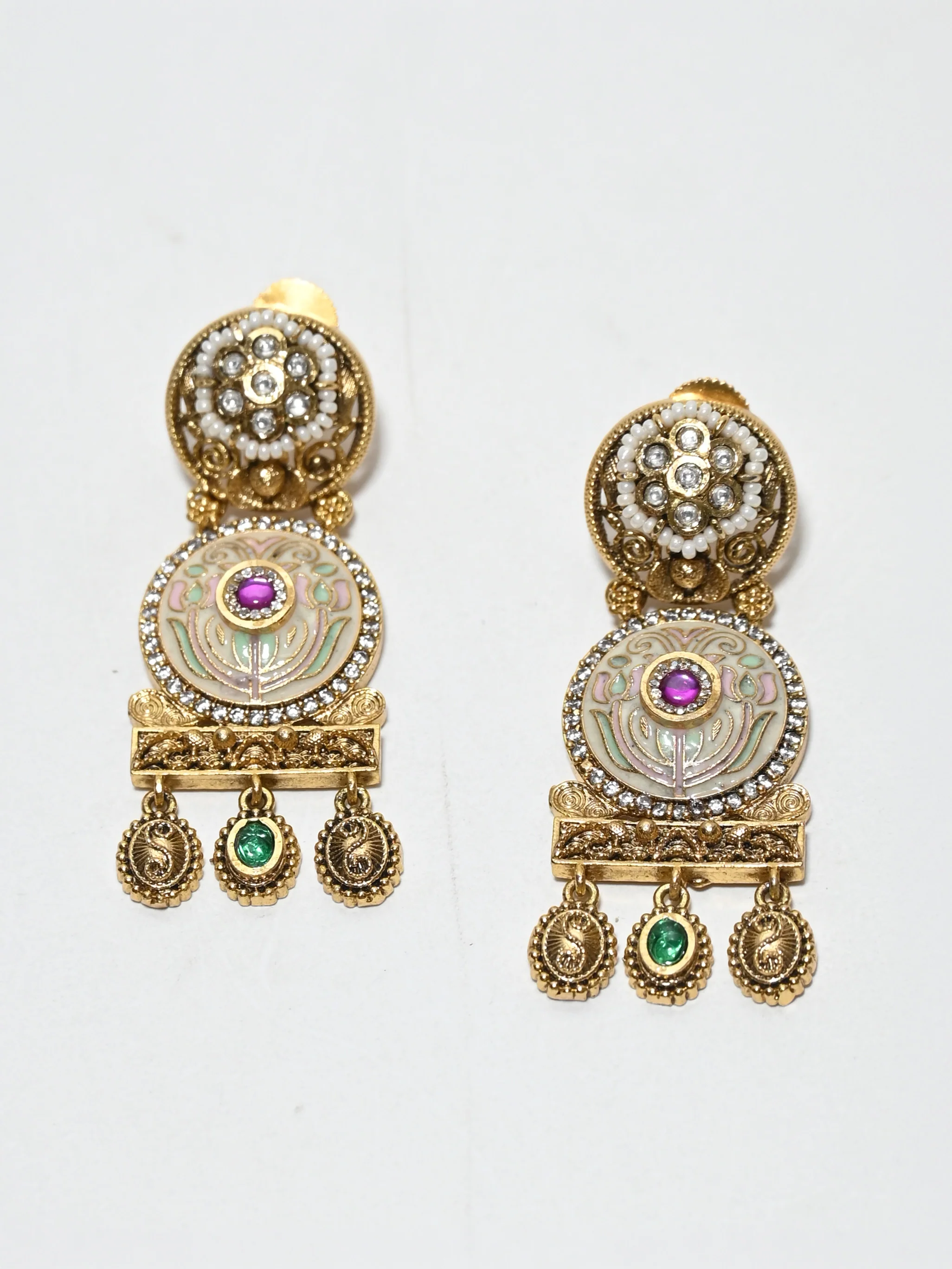 Odette Gold Alloy Stone And Cutdana Jewellery Set For Women - Image 5