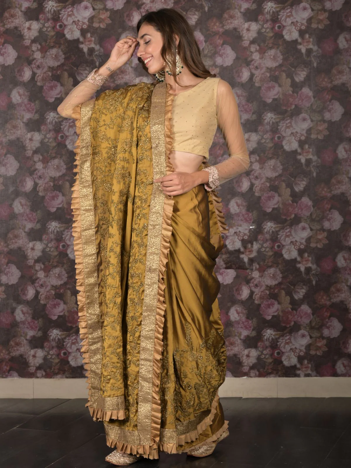 Odette Gold Crepe Embroidered Saree With Unstitched Blouse For Women - Image 2