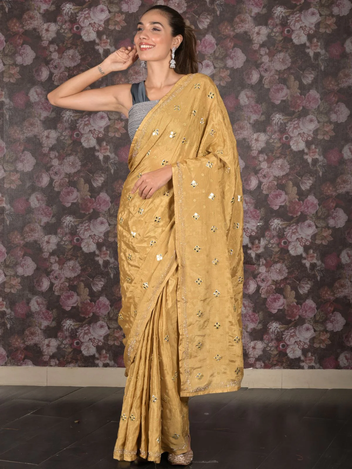 Odette Gold Embroidered Crepe Saree With Unstitched Blouse For Women - Image 3