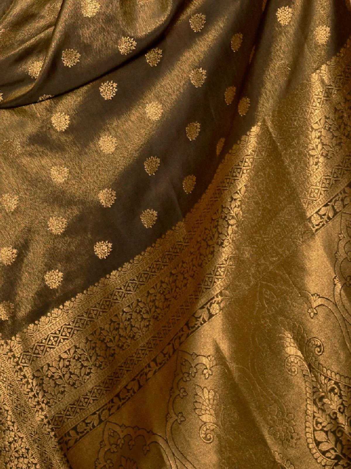 Odette Olive And Gold Woven Design Silk Blend Saree With Unstitched Blouse For Women - Image 4