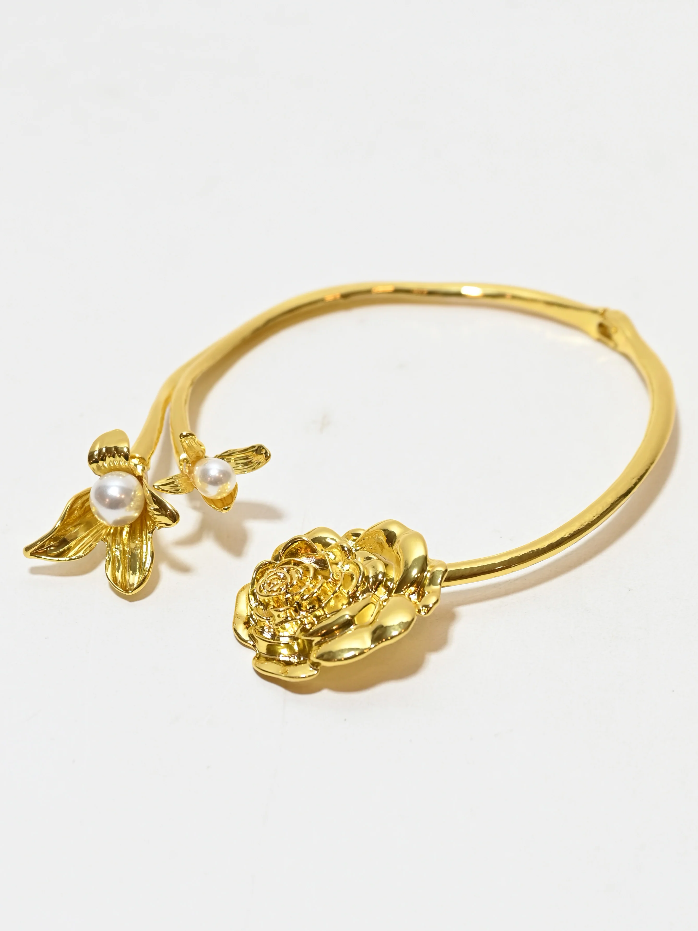 Odette Golden Alloy Pearl Neckpiece For Women - Image 5